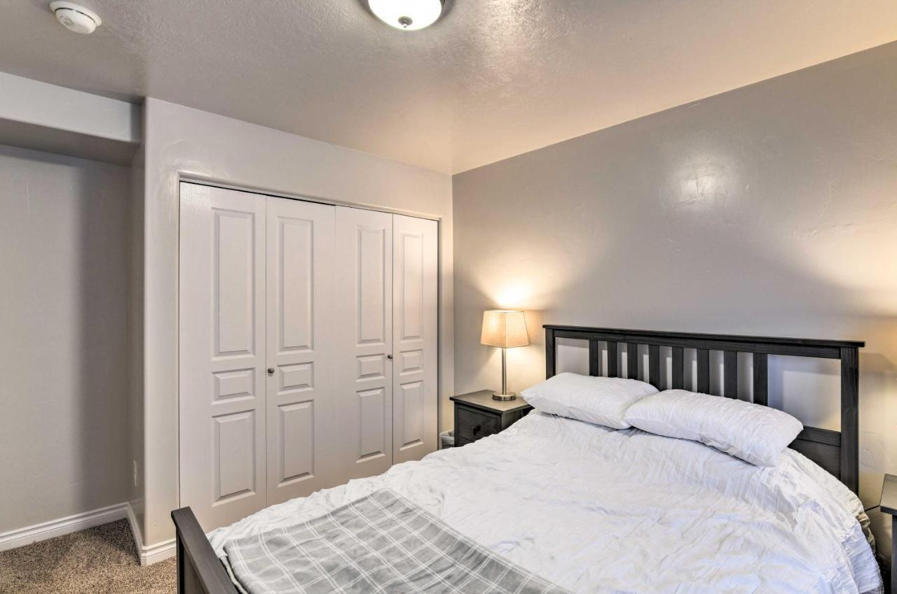 Cozy Anchorage Townhome Less Than Half Mile To Jewel Lake! Bagian luar foto
